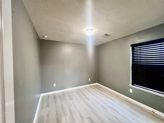 Building Photo - 6718 Madison Heights Ct