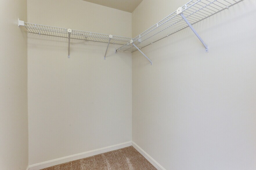 Master Closet - 8384 Montgomery Run Rd