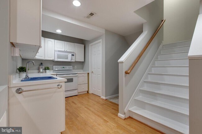 Building Photo - 2106 Beckett Way