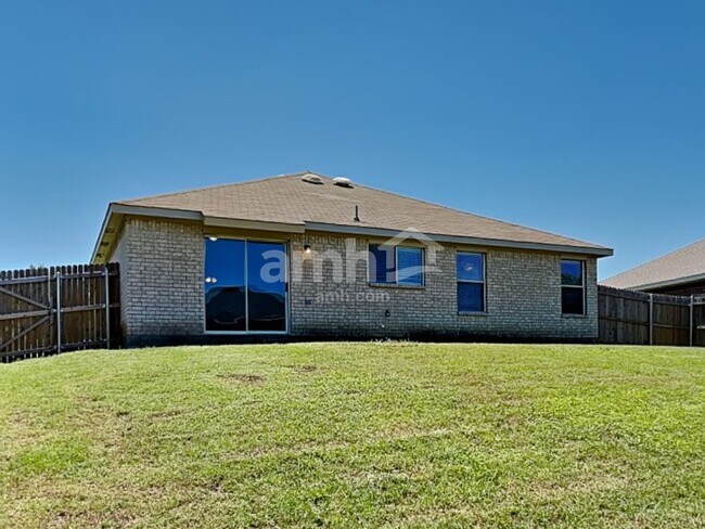 Building Photo - 815 Dove Meadows Dr