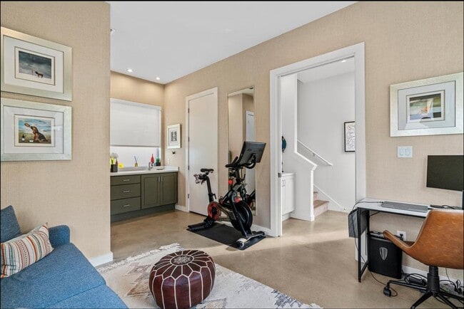 Building Photo - 1608 Ravey St