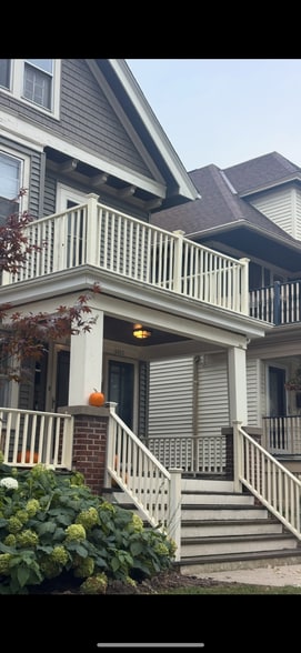 Building Photo - 6821 W Lloyd St