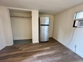 Building Photo - 8115 Tolles Dr