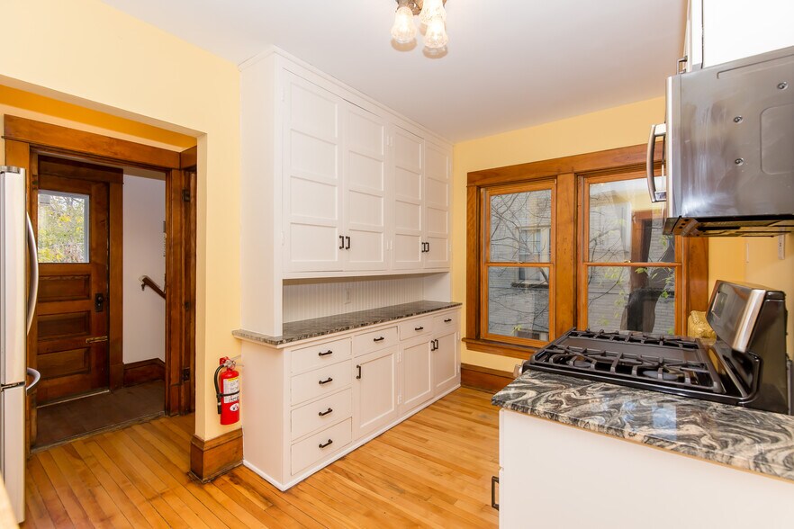Kitchen with marble countertops - 715 5th St SE