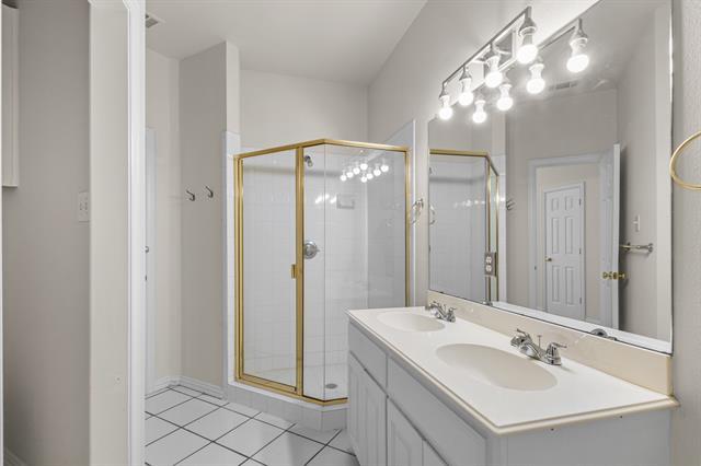 Building Photo - 121 Wildwood Ct