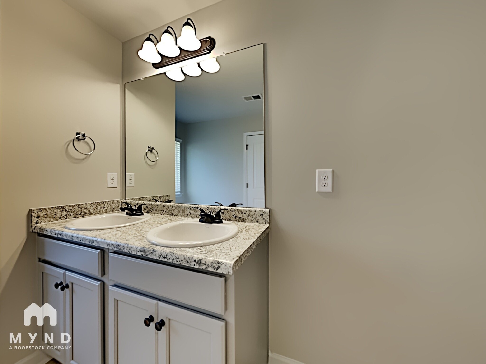 Building Photo - 6063 Oak Bend Ct