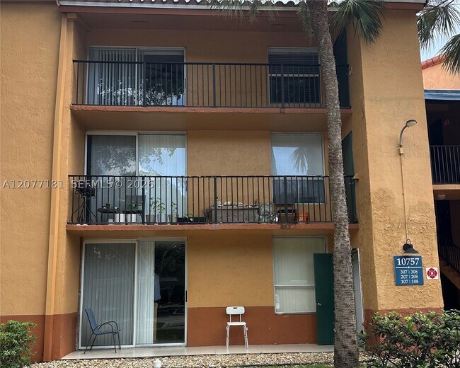 Building Photo - 10757 Cleary Blvd