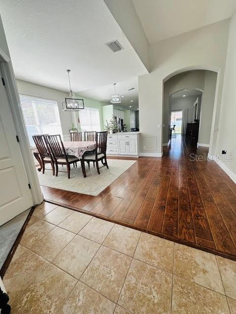 Building Photo - 5225 Villagebrook Dr