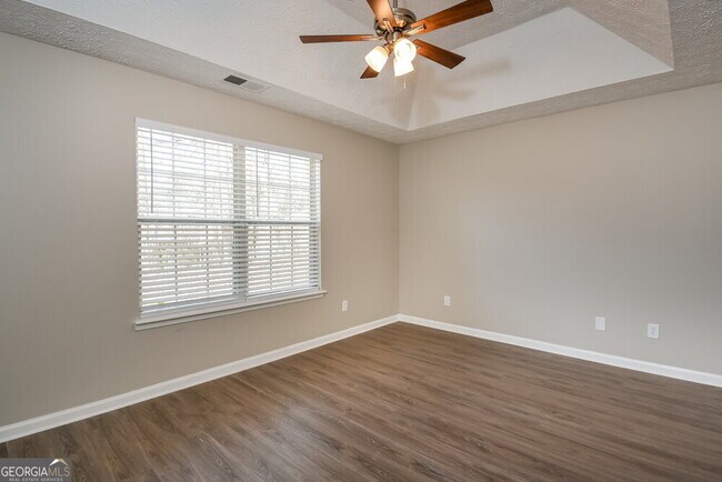 Building Photo - 4949 Lake Park Ln