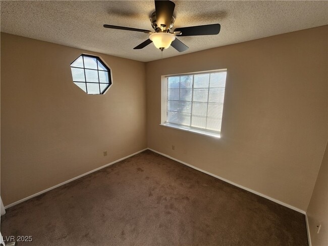 Building Photo - 25 Jensen Dr