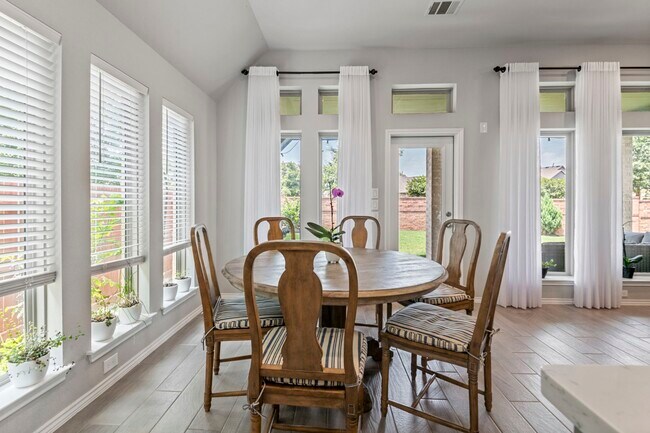 Building Photo - 23322 Amoroso St