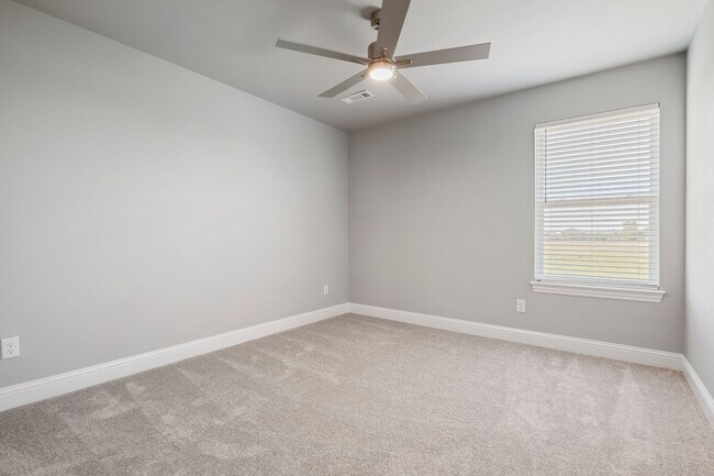 Building Photo - Newly Built Bentonville Townhome!