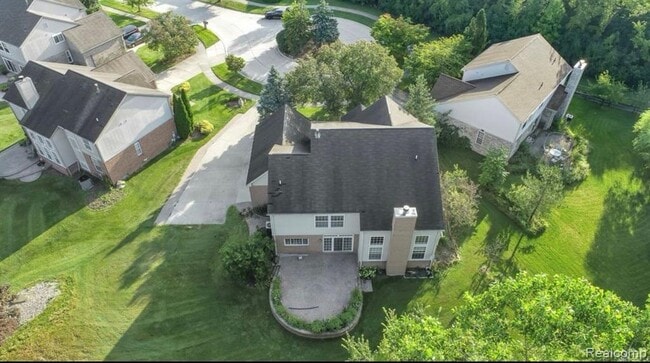 Building Photo - 203 Falling Brook Dr