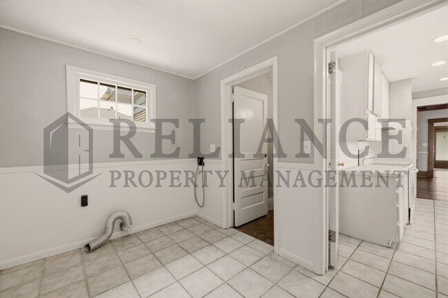 Building Photo - 111 N Clifton Ave