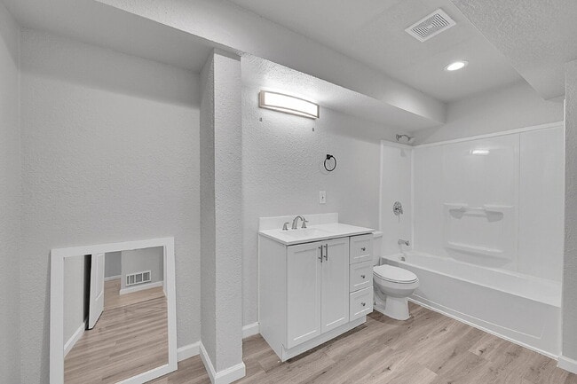 Building Photo - $2,100 - 4 Bed, 3.5 bath Home in Fountain with Central AC and Fenced in Yard!