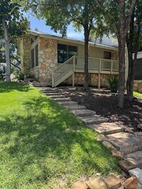 Building Photo - 808 Hi Cir W