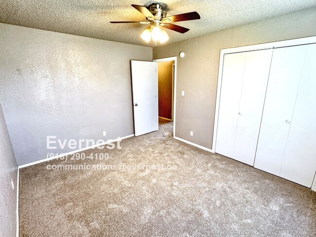 Building Photo - Comfortable 3-Bedroom Home with Prime Acce...