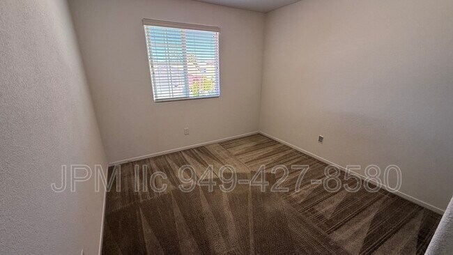 Building Photo - 330 Bulluno Dr