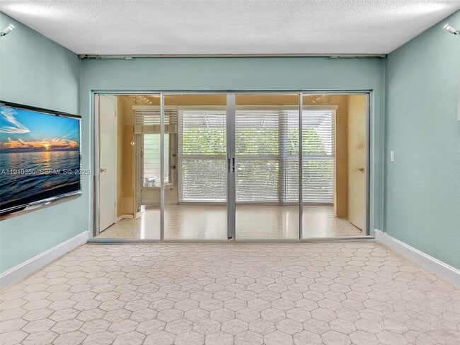 Building Photo - 13785 Flora Pl