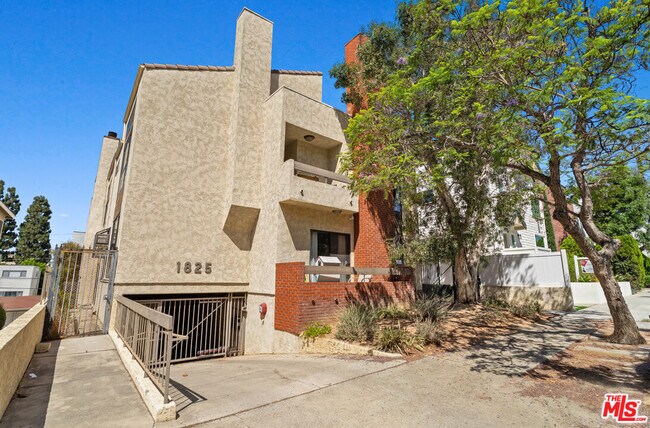 Building Photo - 1825 Westholme Ave