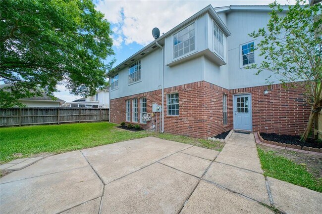 Building Photo - 619 Green Belt Dr