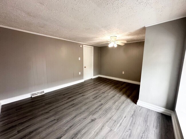 Building Photo - 627 N Hartley St