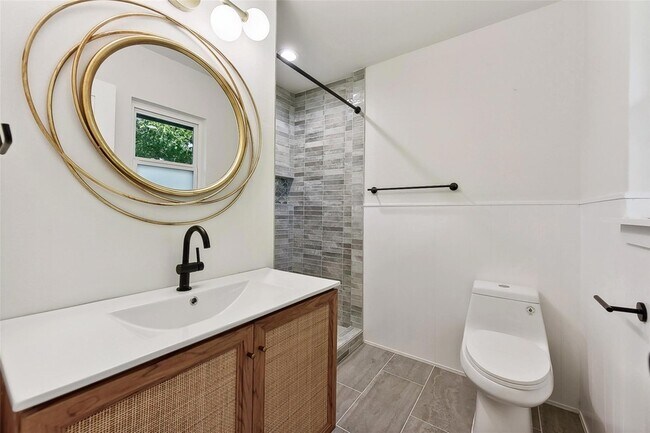 Building Photo - 11900 Dove Haven Dr
