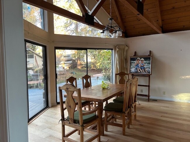 Building Photo - 3 Bedroom Country Home