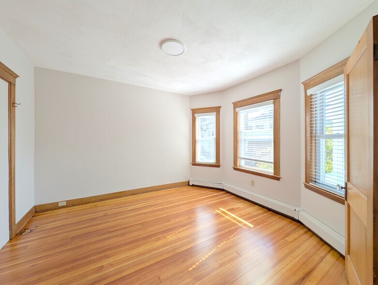 Building Photo - 29 Frederick Ave