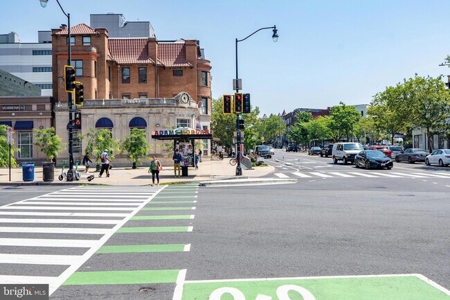 Building Photo - 2460 Ontario Rd NW