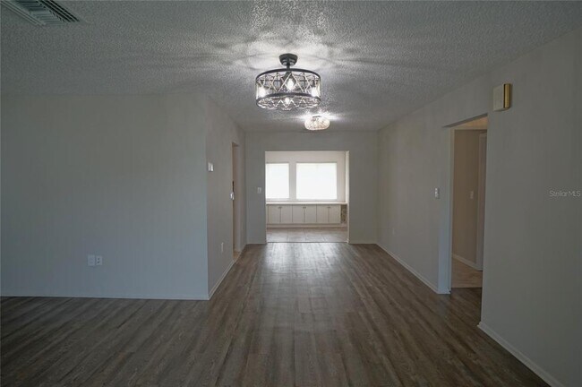 Building Photo - 1010 Mainsail Way