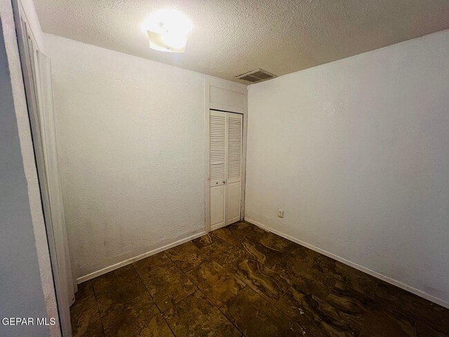 Building Photo - 129 Tassie Way