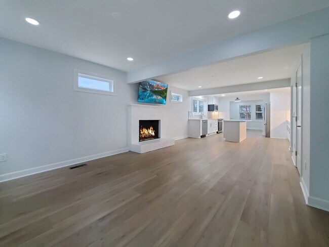 Building Photo - Minutes from Downtown Greenville in a Beautifully Remodeled Custom Home!