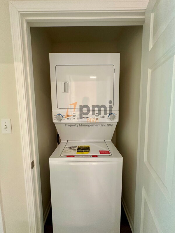 Building Photo - 122-124-124 Park Ave