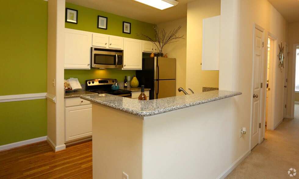 Rivermont Crossing Apartments & Townhomes 1530 River Tree Dr Chester