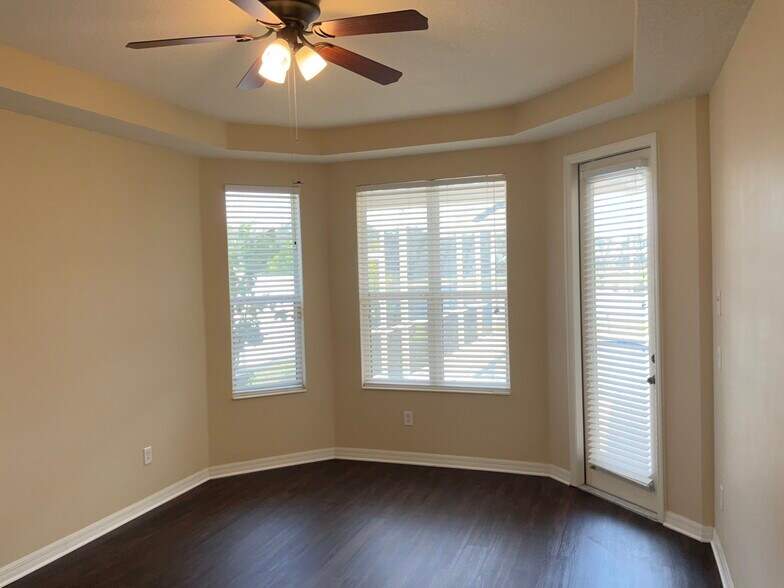 Building Photo - 12323 30th St E