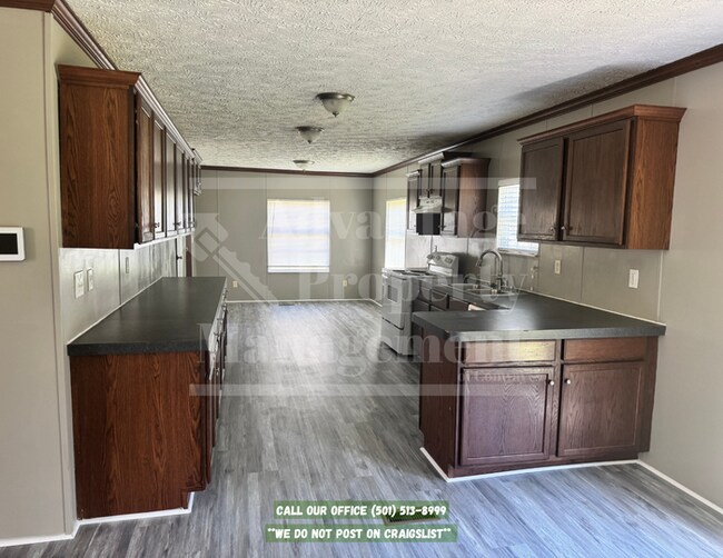 Building Photo - Perfect for Families: Spacious 5-Bedroom Home in Greenbrier!