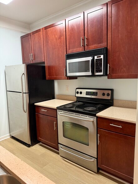 Building Photo - 1755 Central Park Rd