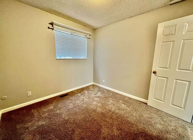 Building Photo - Spacious 5-Bedroom Home in Desirable Cente...