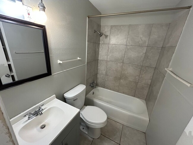 Building Photo - 3bedroom 1BA brick home with carport