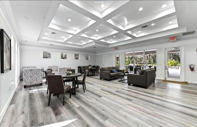 Building Photo - 10440 Cypress Lakes Preserve Dr