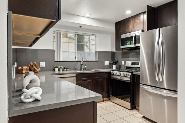 Building Photo - 10777 Ashton Ave