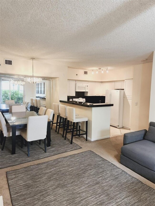 Building Photo - 19655 E Country Club Dr