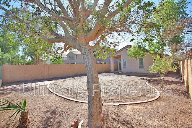 Building Photo - 13602 W Desert Flower Dr