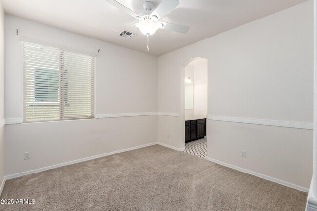 Building Photo - 3142 N Clanton St