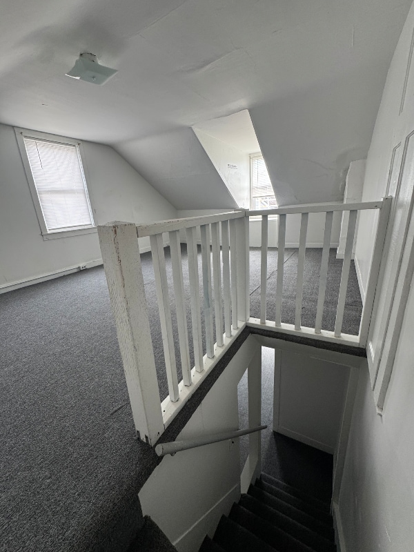 Building Photo - 106 E Pine St