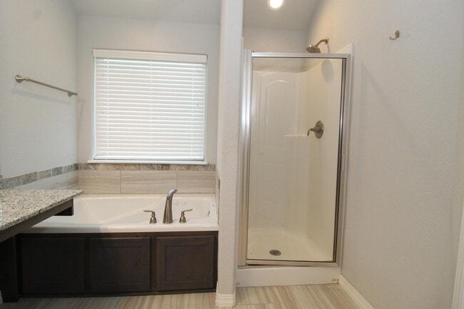 Building Photo - 4418 W Divide Dr