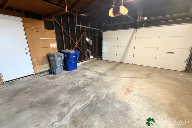 Building Photo - Beautifully Remodeled 3 Bedroom, 2 Bathroo...