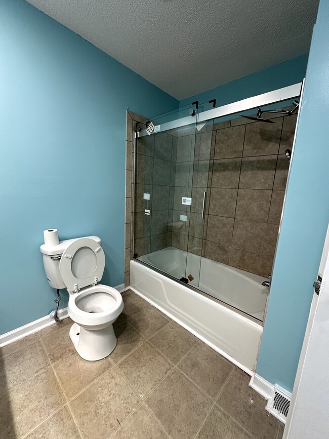 Building Photo - 4408 Leota Dr