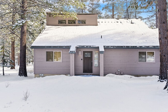 Building Photo - 5 Sandhill Ln